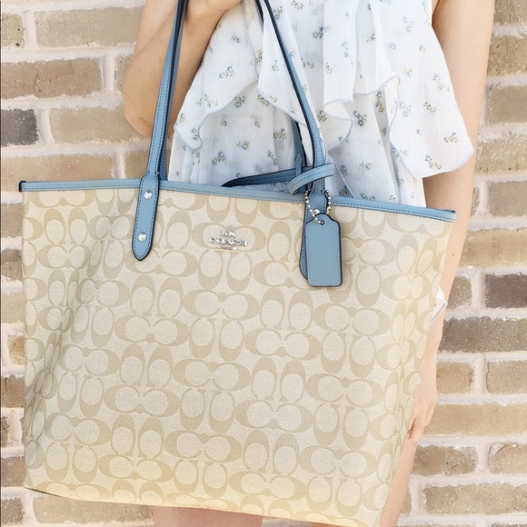 Coach reversible tote with zip pouch - Picture 2 of 4